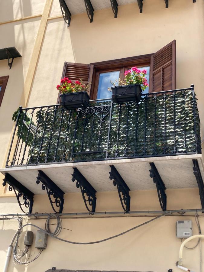 Apartament La Lumaca Kalsa Palermo Buitenkant foto
